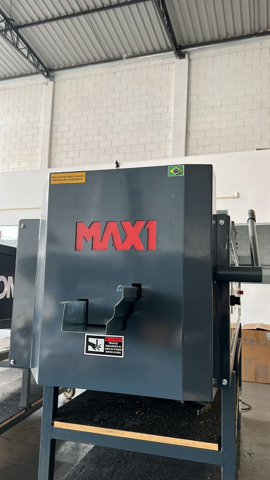 Perfil produzido — MAX FORCE 400 com aba