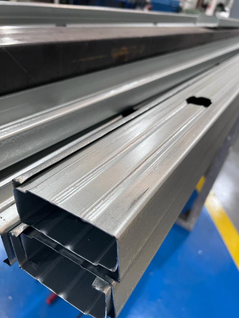 Perfil produzido — Perfiladeira Steel Frame Stick 90 mm Dedicada